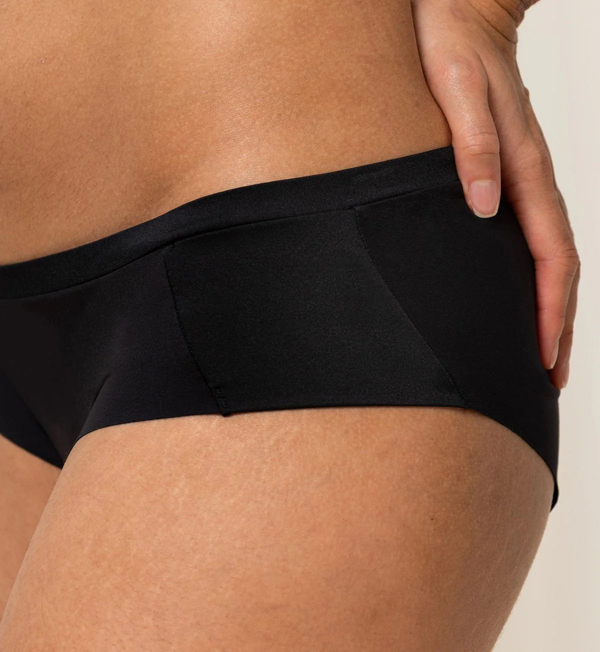 BODY MAKE-UP SOFT TOUCH HIPSTER - Image 4