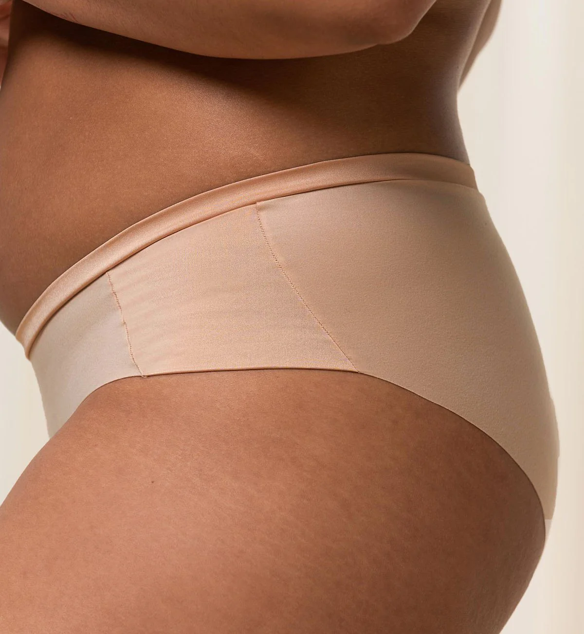 BODY MAKE-UP SOFT TOUCH HIPSTER - Image 4