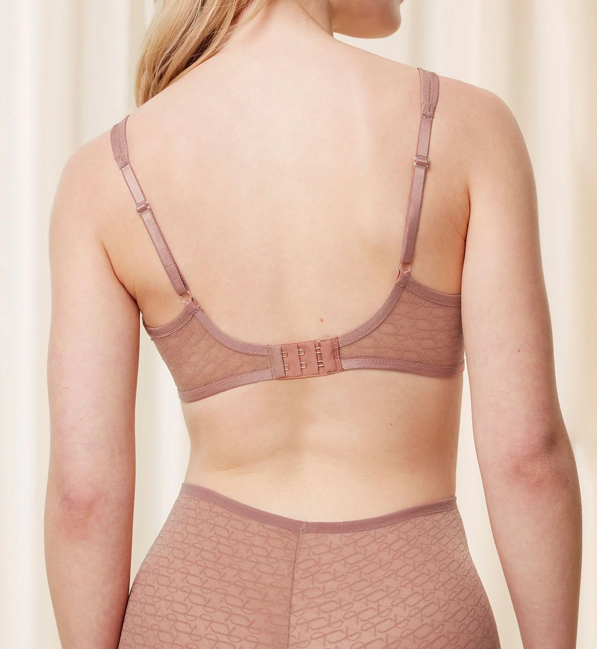 SIGNATURE SHEER MINIMISER BRA - Image 3