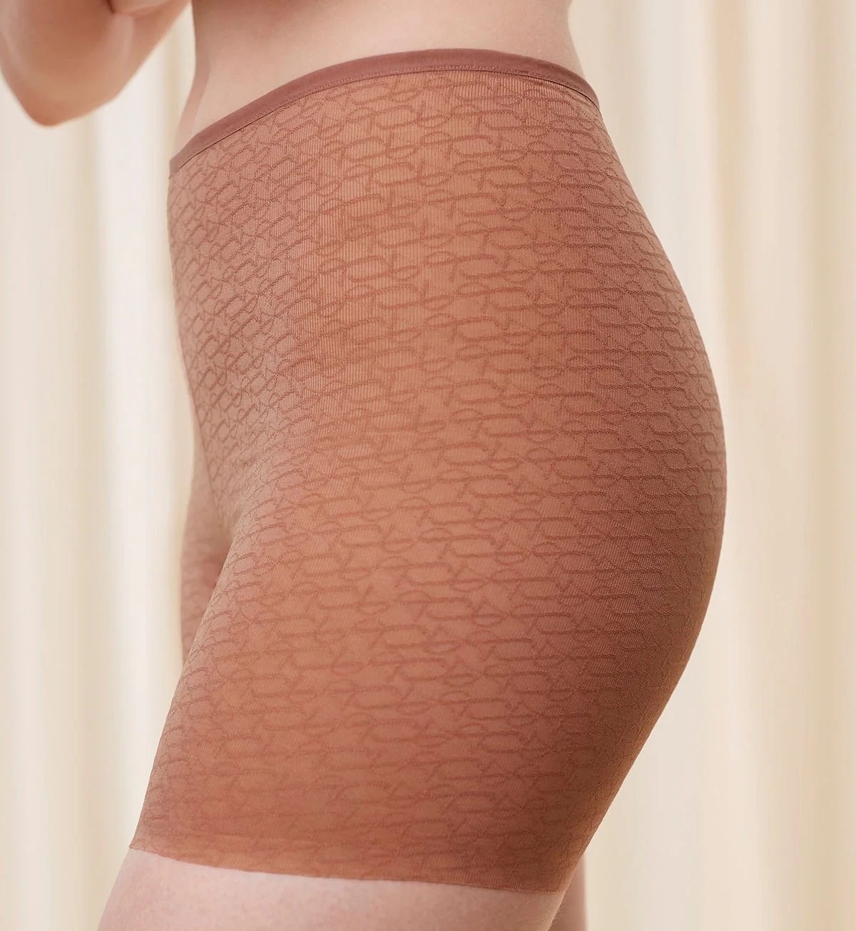 SIGNATURE SHEER SHORT - Image 4