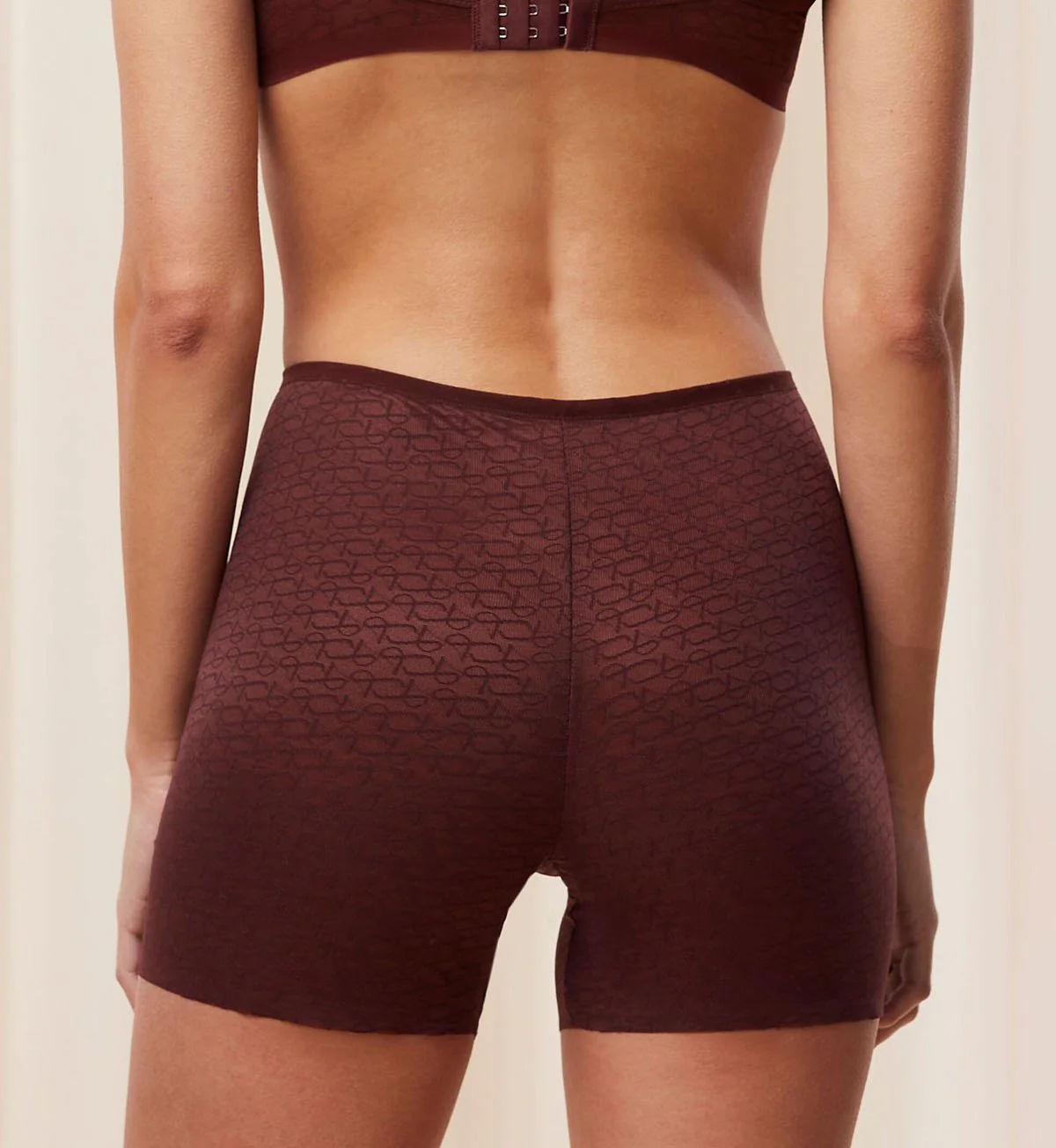 SIGNATURE SHEER SHORT - Image 3